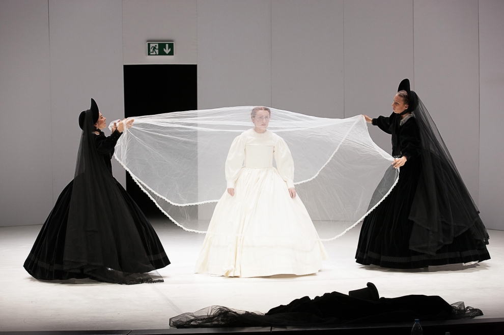 Gonerila – Jekaterina Frolova, Kordēlija – Jana Ļisova, Regana – Dana Čerņecova // Foto – Didzis Grozs