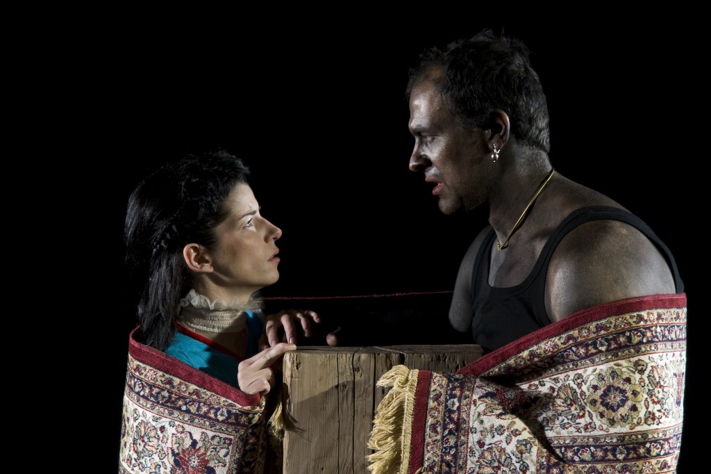 No Māras Ķimeles izrādes "Otello"