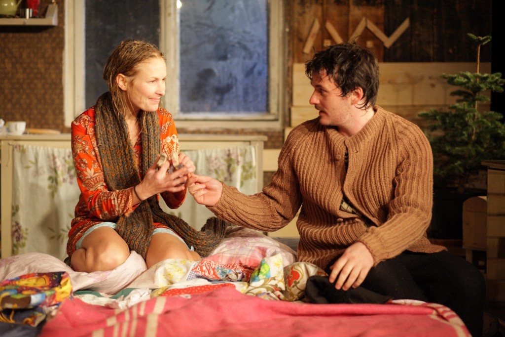 Aija - Kristīne Nevarauska, Jānis - Gints Grāvelis // Foto - Jānis Deinats Aija pēc Jaunsudrabiņa