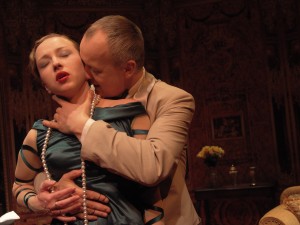 Ieva Puķe - Heda Gablere H.Ibsena "Heda Gablere" iestudējumā O.Krodera režijā 2005.g. // Foto - Valmieras drāmas teātris