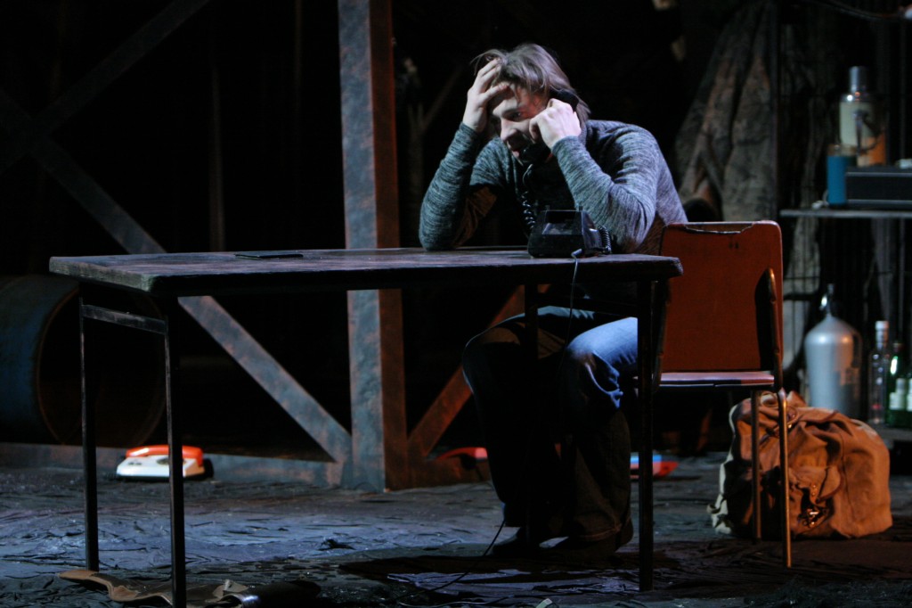 Zilovs - Egons Dombrovskis izrādē "Pīļu medības" // Foto - Liepājas teātris