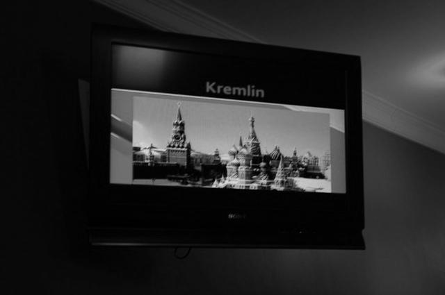 Pirmā nakts Maskavā. Hostelī "Godzillas" uz ekrāna Kremlis, kuru vēl neesmu apskatījusi // A.Rutkēvičas personīgais foto