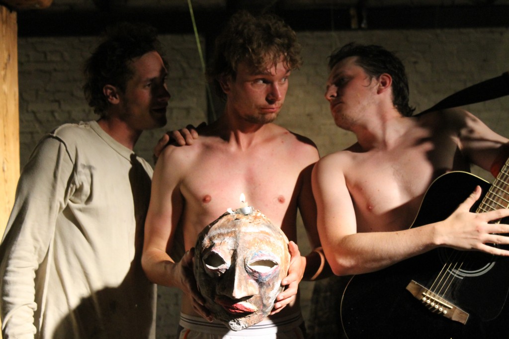 No čehu izrādes  “Takas/Svētceļojumi II” (“Paths/Piligrimages II”) // Foto - Laima Graždanoviča