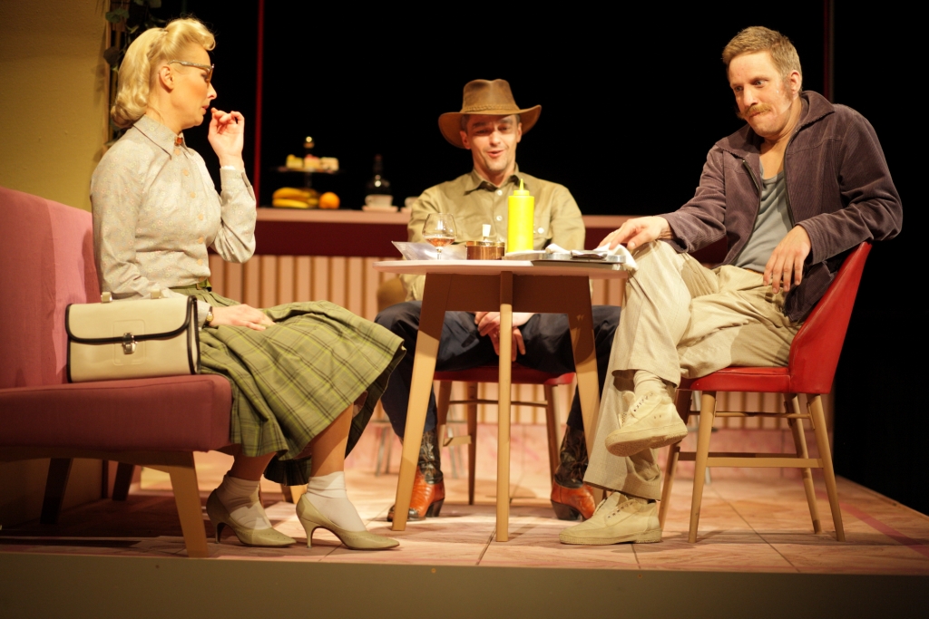 Eimija - Kristīne Nevarauska, Lū Fords - Valdis Liepiņš, Deivids Makkena - Artūrs Skrastiņš // Foto - Jānis Deinats