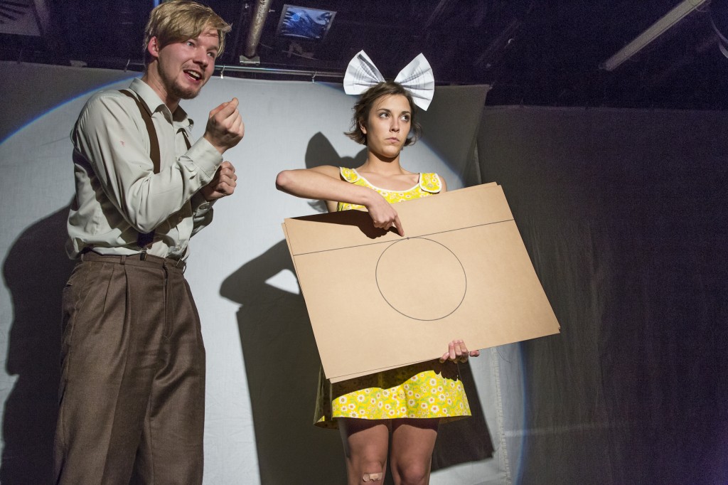 Kārlis Krūmiņš un Anta Aizupe izrādē "Vecene" // Foto - Gunārs Janaitis