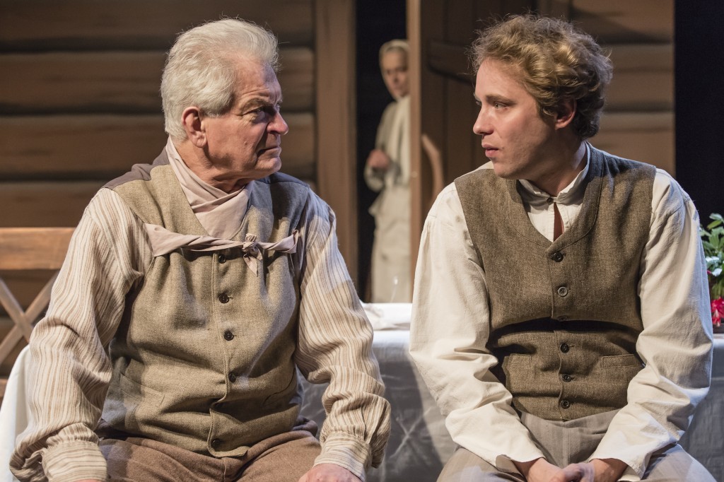 No Nacionālā teātra izrādes "Indrāni". Indrānu tēvs - Ģirts Jakovļevs, Noliņš - Ainārs Ančevskis // Foto - Gunārs Janaitis