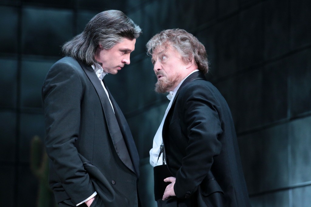 No kreisās: Aleksandrs Golubevs - Mihails Krečinskis, Nikolajs Čindaikins - Pjotrs Muromskis // Publicitātes foto