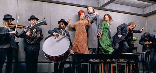 No izrādes "Krečinska kāzas" // Publicitātes foto