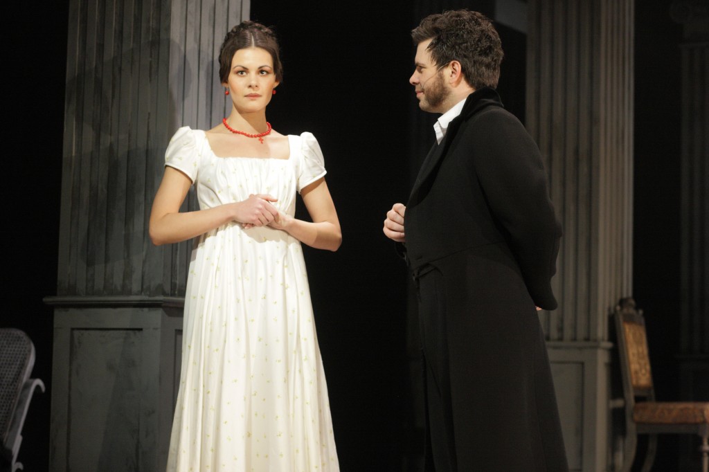 Tatjana - Ieva Segliņa, Puškins - Intars Busulis // Foto - Jānis Deinats