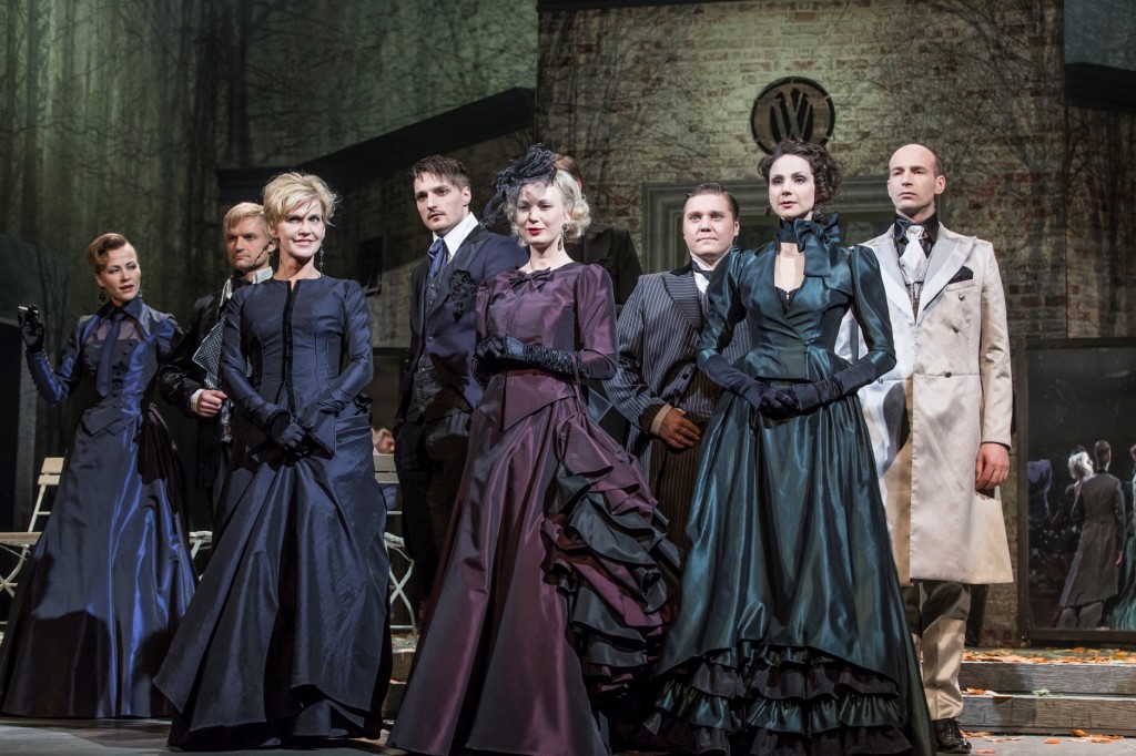 No izrādes "Sieviete, kura nav uzmanības vērta" // Foto - Gunārs Janaitis