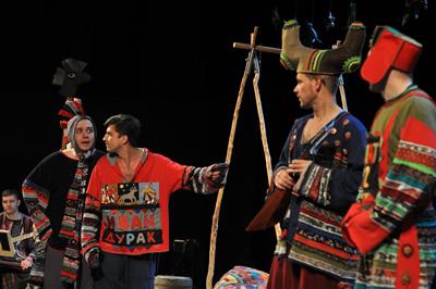 No izrādes "Kuprainais zirdziņš" // Foto - Olga Mihaleva