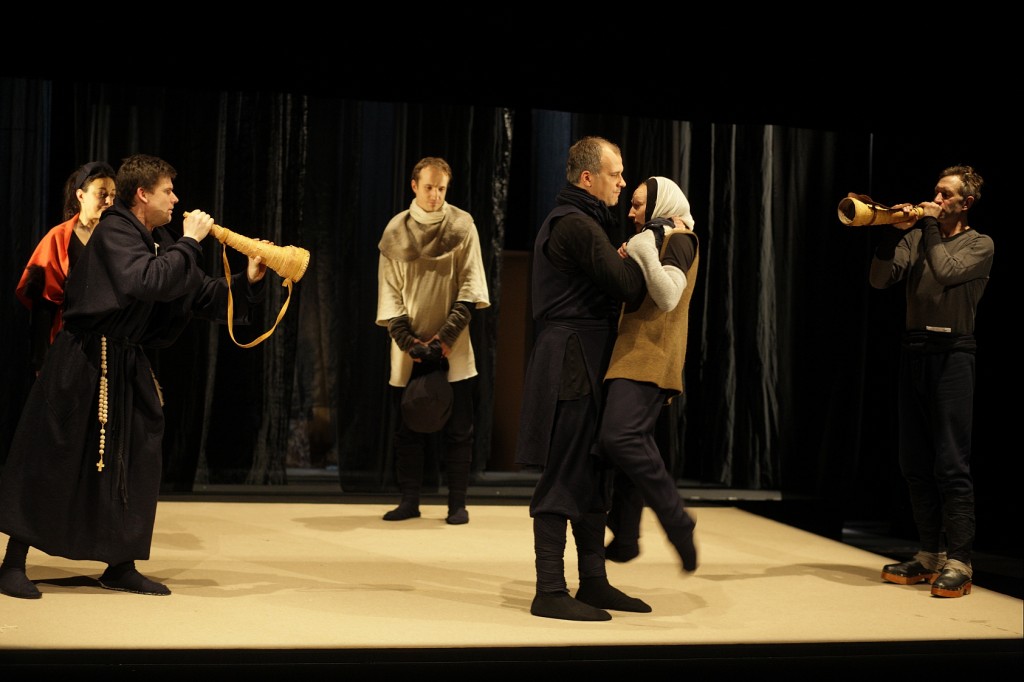 No izrādes "Pirmie aplausi" // Foto - Jānis Deinats