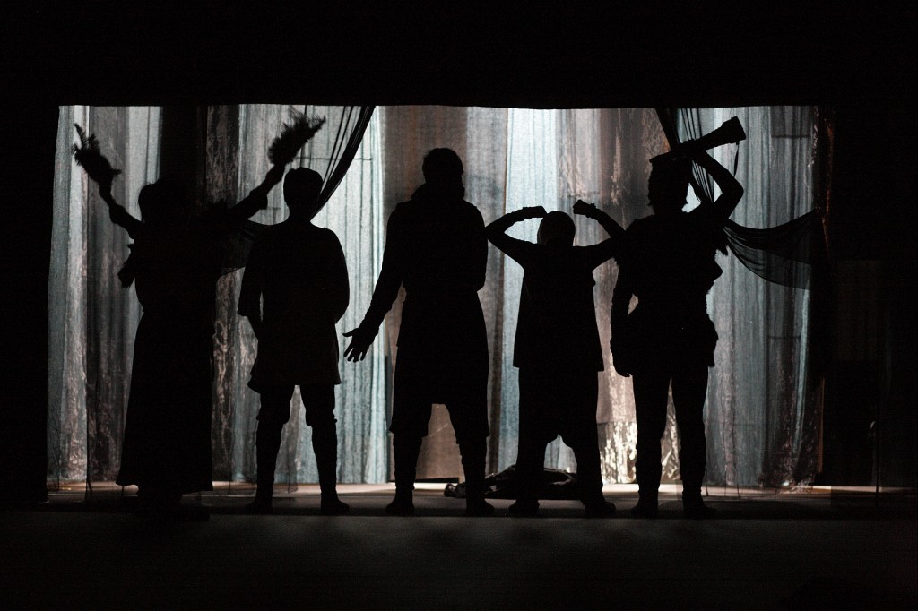 No izrādes "Pirmie aplausi" // Foto - Jānis Deinats