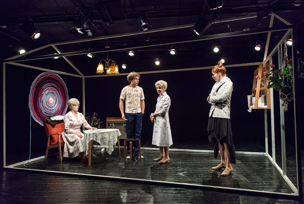 No Dailes teātra izrādes "Biedre Zariņa" // Foto - Gunārs Janaitis