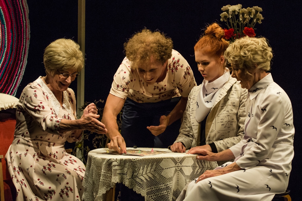 Ilga - Olga Dreģe, Pauls - Mārtiņš Počs, Paula - Inita Dzelme, Astra - Lidija Pupure // Foto - Gunārs Janaitis