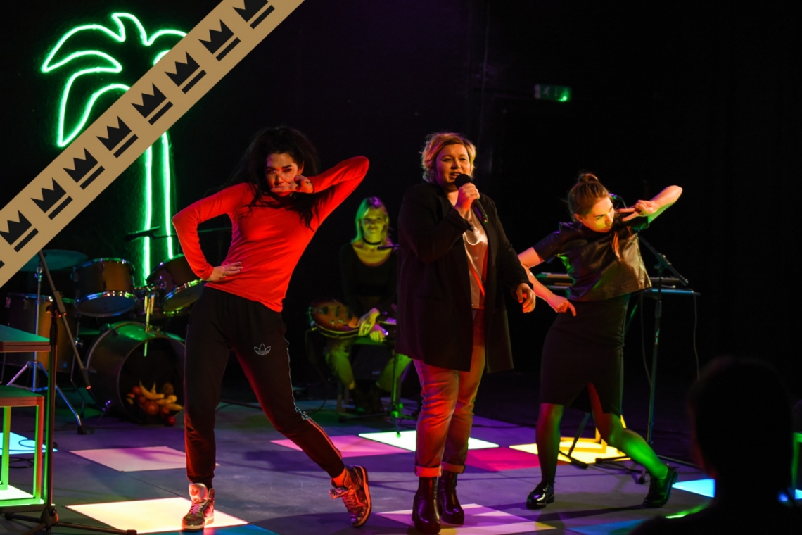 Skats no izrādes "Klubs "Paradise"" // Foto – Aivars Ivbulis