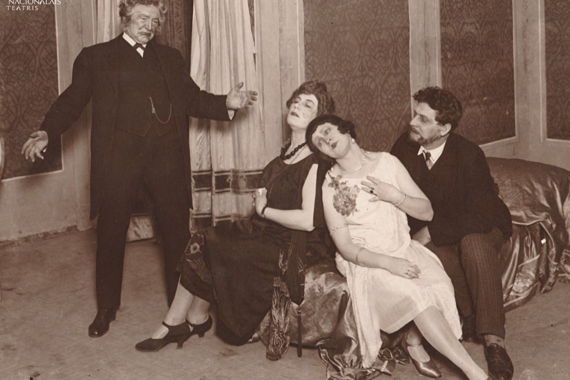 "Vesela miesa" (1927, NT). A.Mierlauks, A.Brehmane, P.Baltābola, V.Šāberts // Foto: 100.teatris.lv