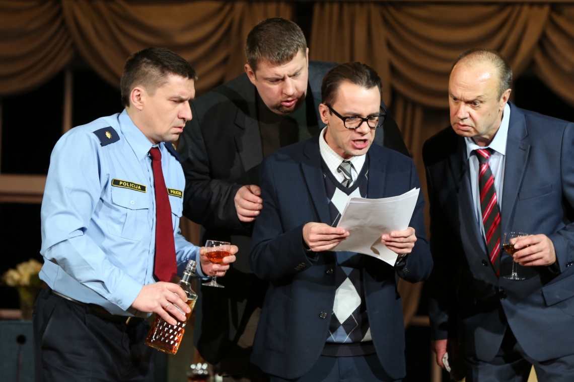 Skats no izrādes "Revidents Sylagolā" // Foto – Džeina Saulīte