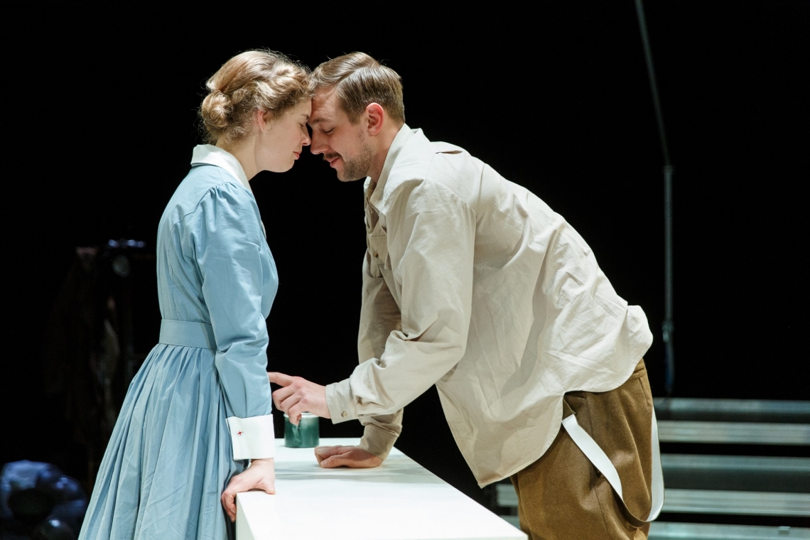 Ketrina Bārklija - Elīna Hanzena, Frederiks Henrijs - Rihards Jakovels // Foto - Matīss Markovskis