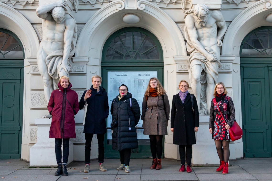 Igauņu teātra eksperti pirms izrādes Nacionālajā teātrī // Foto - Aija Melbārde