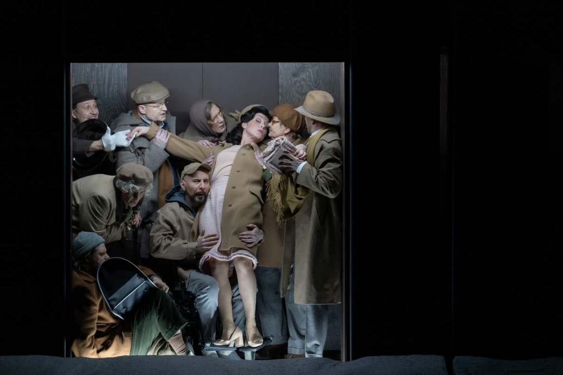 Skats no DT izrādes "Degunradži" // Foto – Jānis Deinats