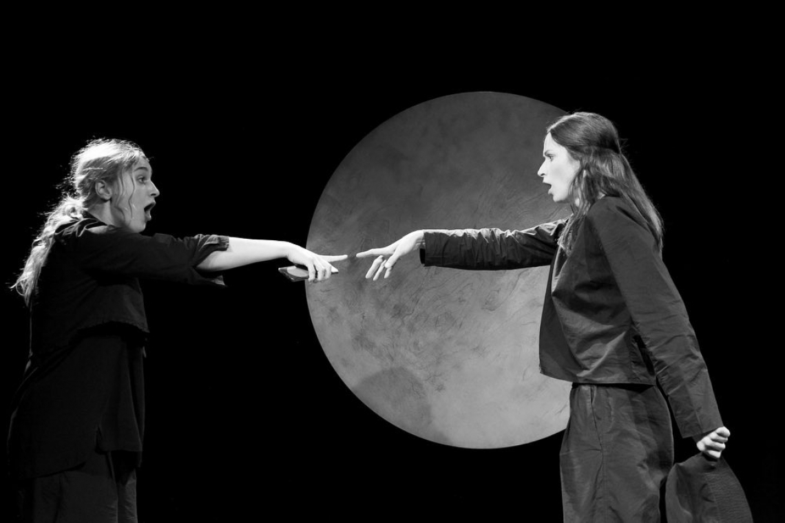 Skats no LLT izrādes "Dauka. Labie jautājumi" // Foto – Laura Rožkalne-Ozola