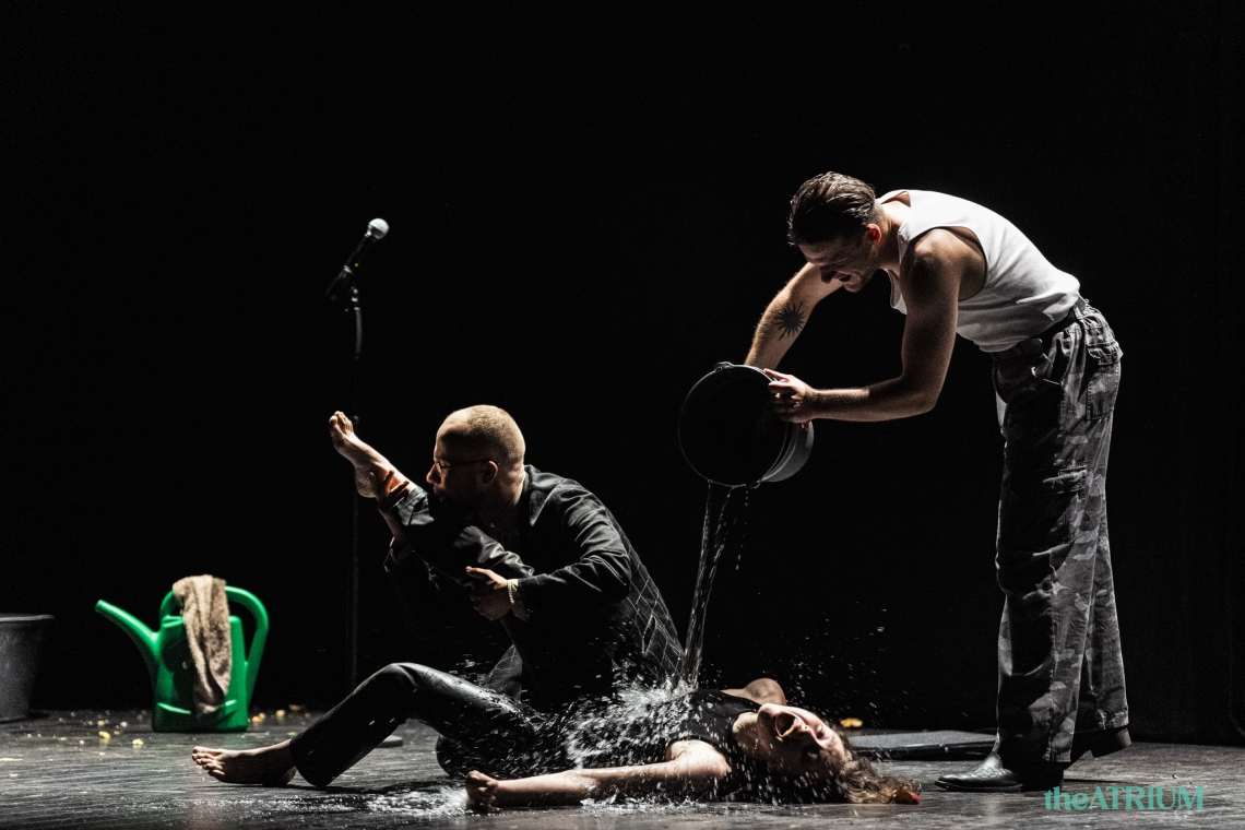 Skats no OKT teātra izrādes "Kaija" (rež. J. Brazis) // Foto – Domas Rimeika