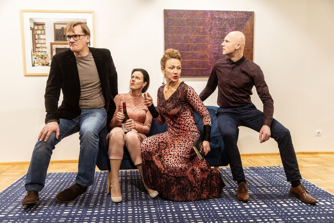 Skats no Cēsu Mazā teātra/ "Willa teātra" izrādes "Garā nedēļas nogale" // Publicitātes foto