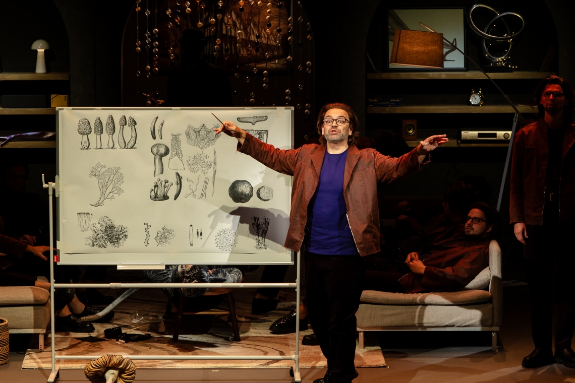 Skats no LNOB izrādes "Hofmaņa stāsti" // Foto – Agnese Zeltiņa