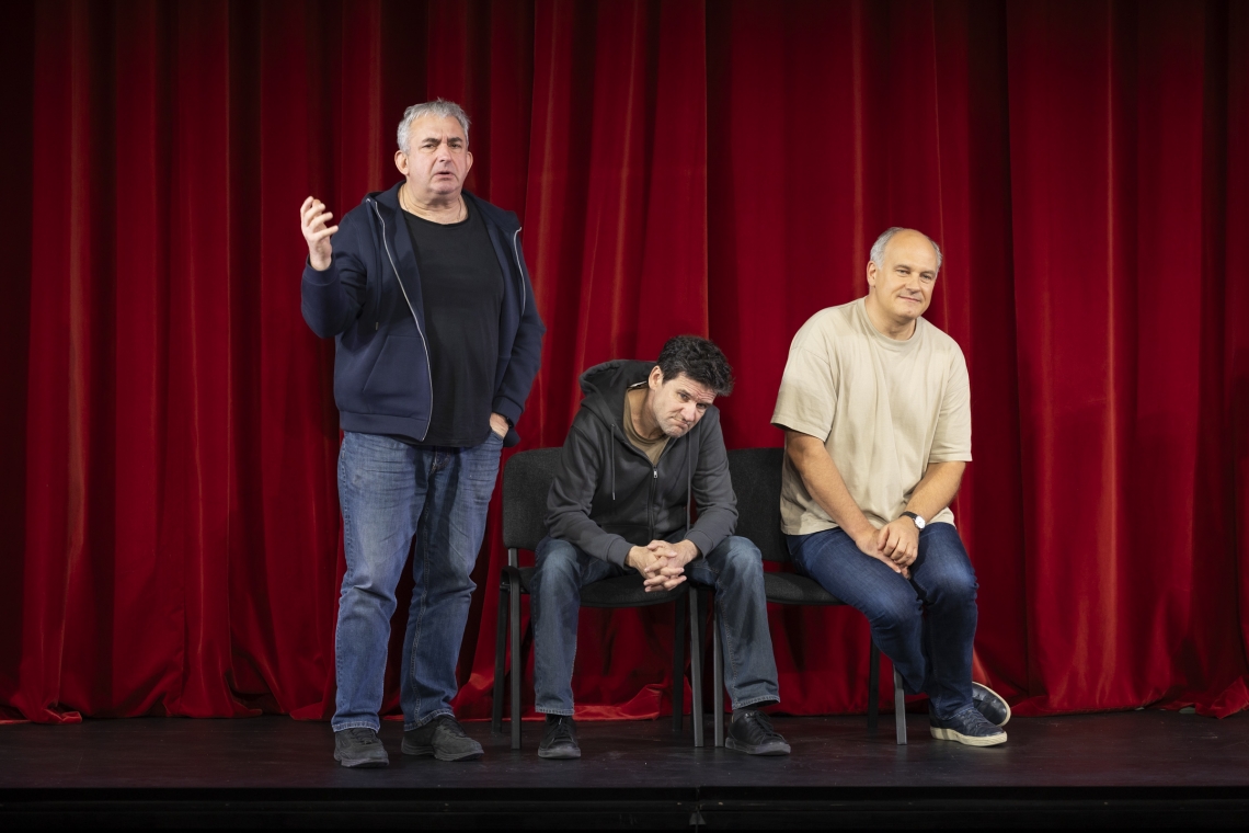 Skats no izrādes "Kritiens augšup" // Foto – Jānis Deinats