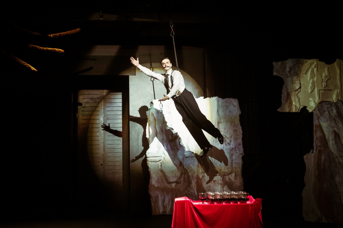 Skats no izrādes "Dalī auss" // Foto – Elizabete Bethere