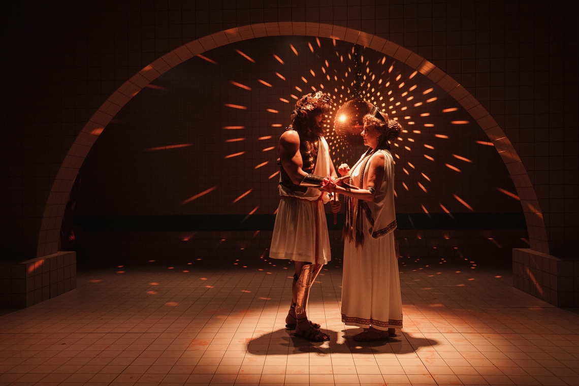 Jāsons – Rihards Jakovels, Mēdeja – Māra Mennika // Foto – Matīss Markovskis