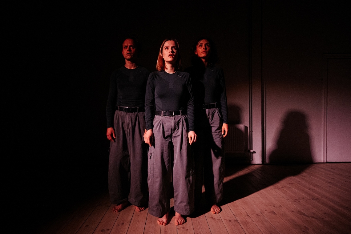 Skats no izrādes "Svētvieta" // Foto – Aivars Ivbulis