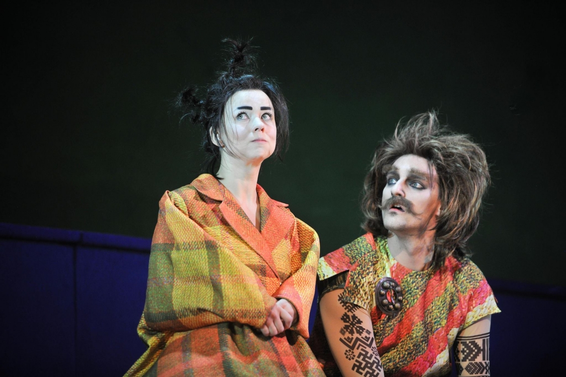 Skats no LNT izrādes "Trīnes grēki" // Foto – Kristaps Kalns