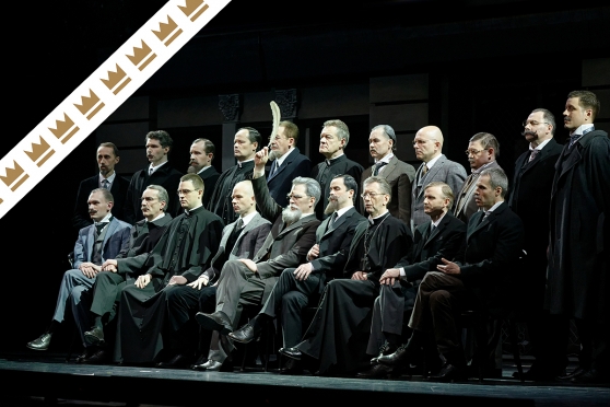 Simtgade operā – kaimiņu stāsti