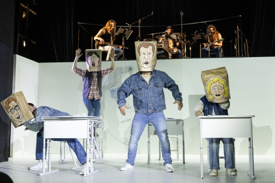 Arī pieaugušie reiz bija cilvēki