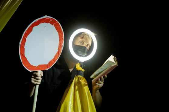 Izdzīvo stiprākais