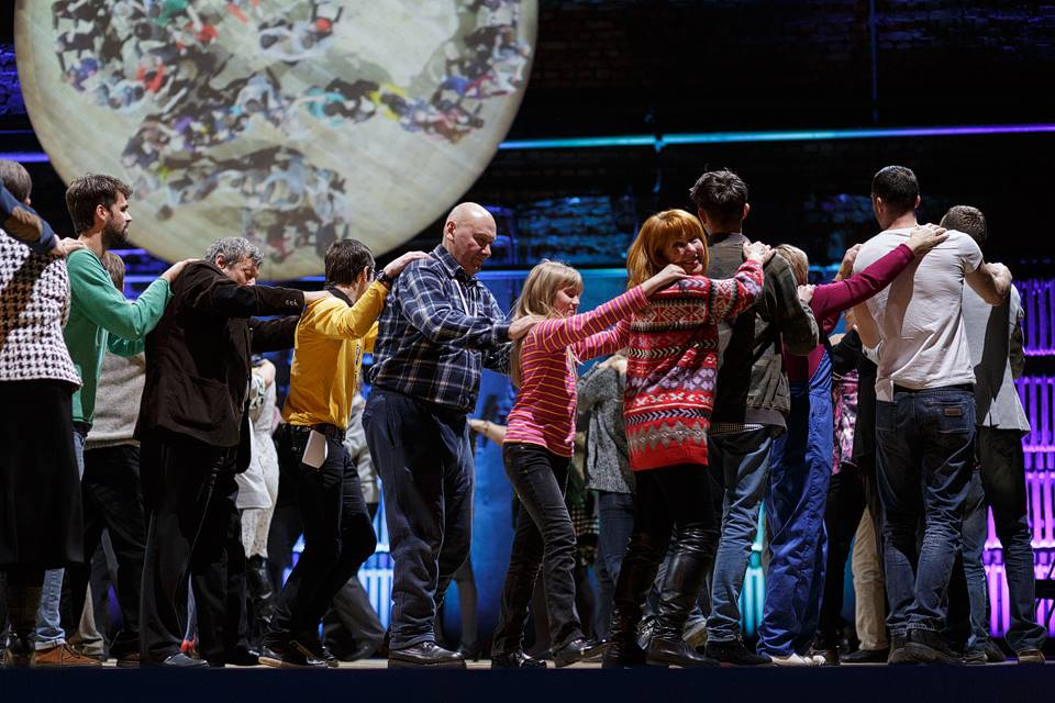 Skats no izrādes "100% Rīga" // Foto – Andrejs Strokins