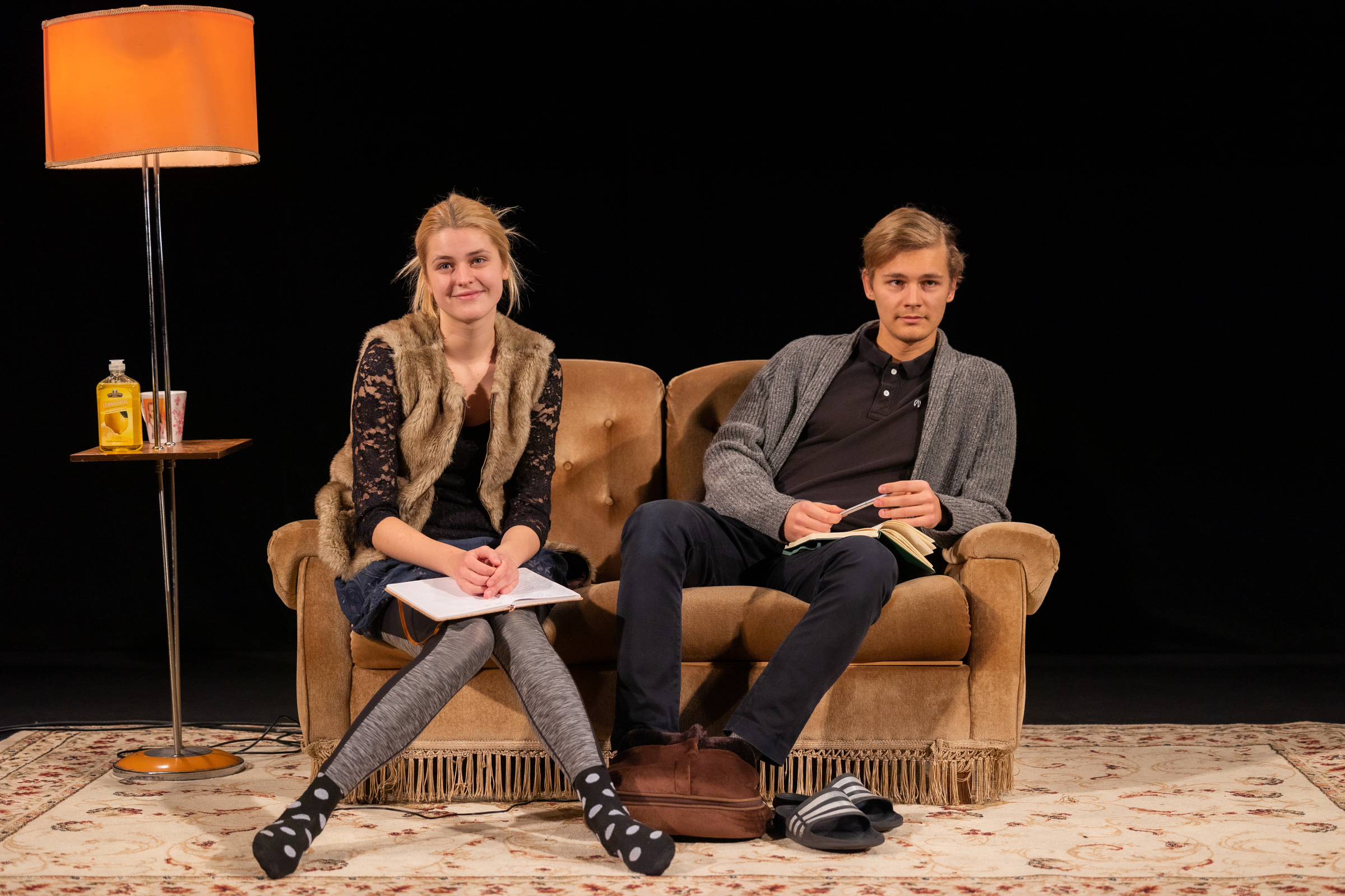 Agate Krista un Toms Harjo izrādē "Jaunie latviešu stāsti" // Foto – Jānis Deinats