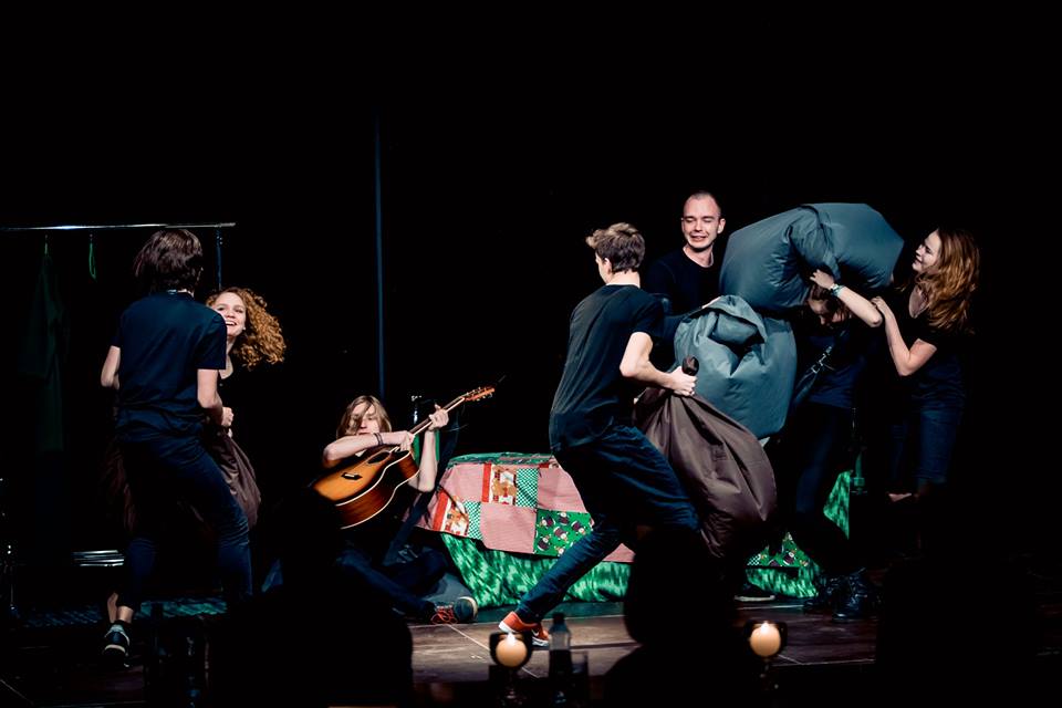 Skats no izrādes "Dzīvot.pārDzīvot" // Publicitātes foto