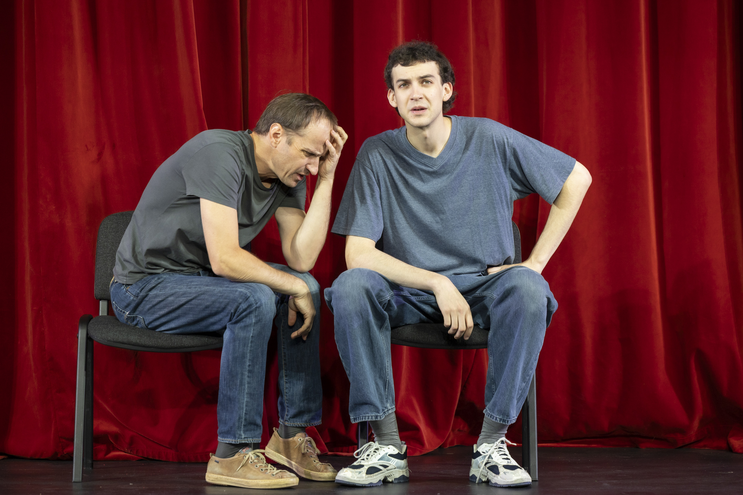 Skats no izrādes "Kritiens augšup" // Foto – Jānis Deinats