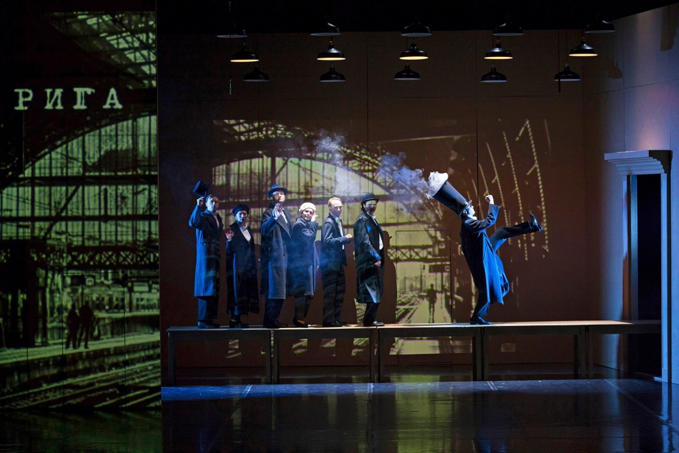 Skats no RKT izrādes "Maģijas atslēgas" // Foto – Didzis Grozs