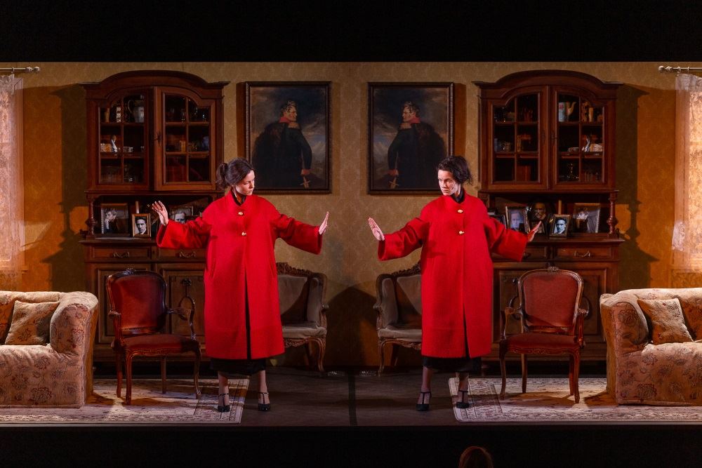 Skats no izrādes "Atnāc mani vēl satilkt" // Foto – Jānis Deinats