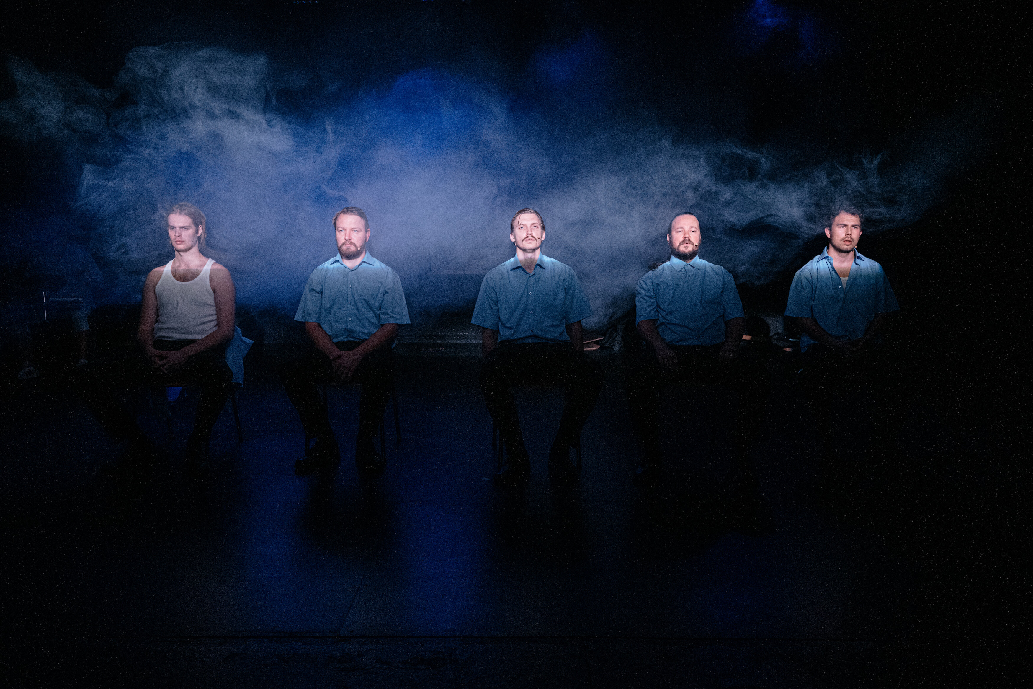 Skats no DDT izrādes "Alfas" (2024, rež. Valters Sīlis) // Foto – Aivars Ivbulis