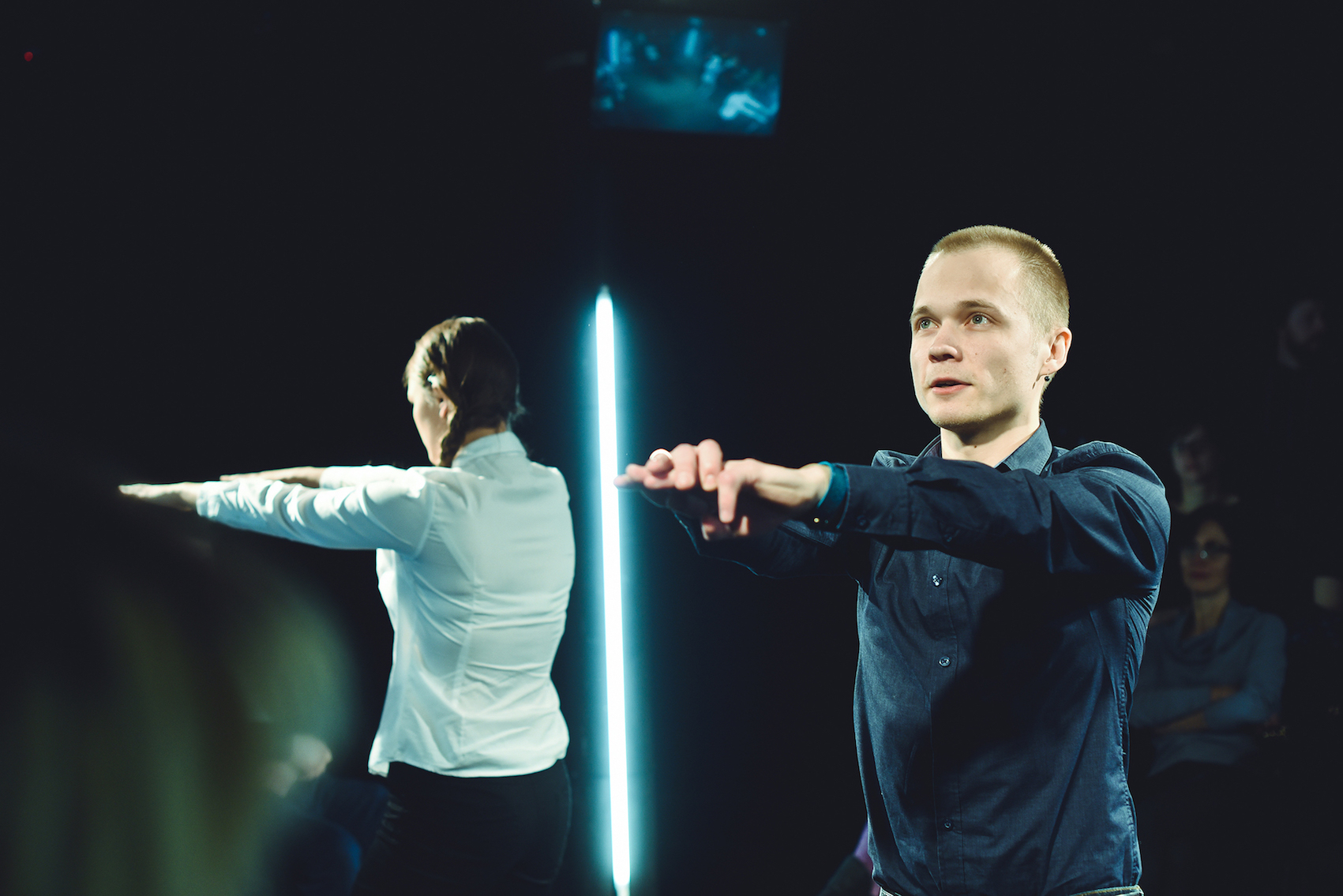 Skats no DDT izrādes "Būt nacionālistam" (rež. Valters Sīlis) // Foto – Aivars Ivbulis