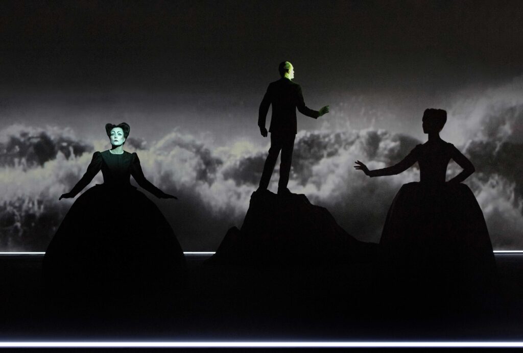 Skats no Roberta Vilsona izrādes “7 vientulības”. Sganarels – Ķēstutis Jakšts // Foto – Lucie Jansch