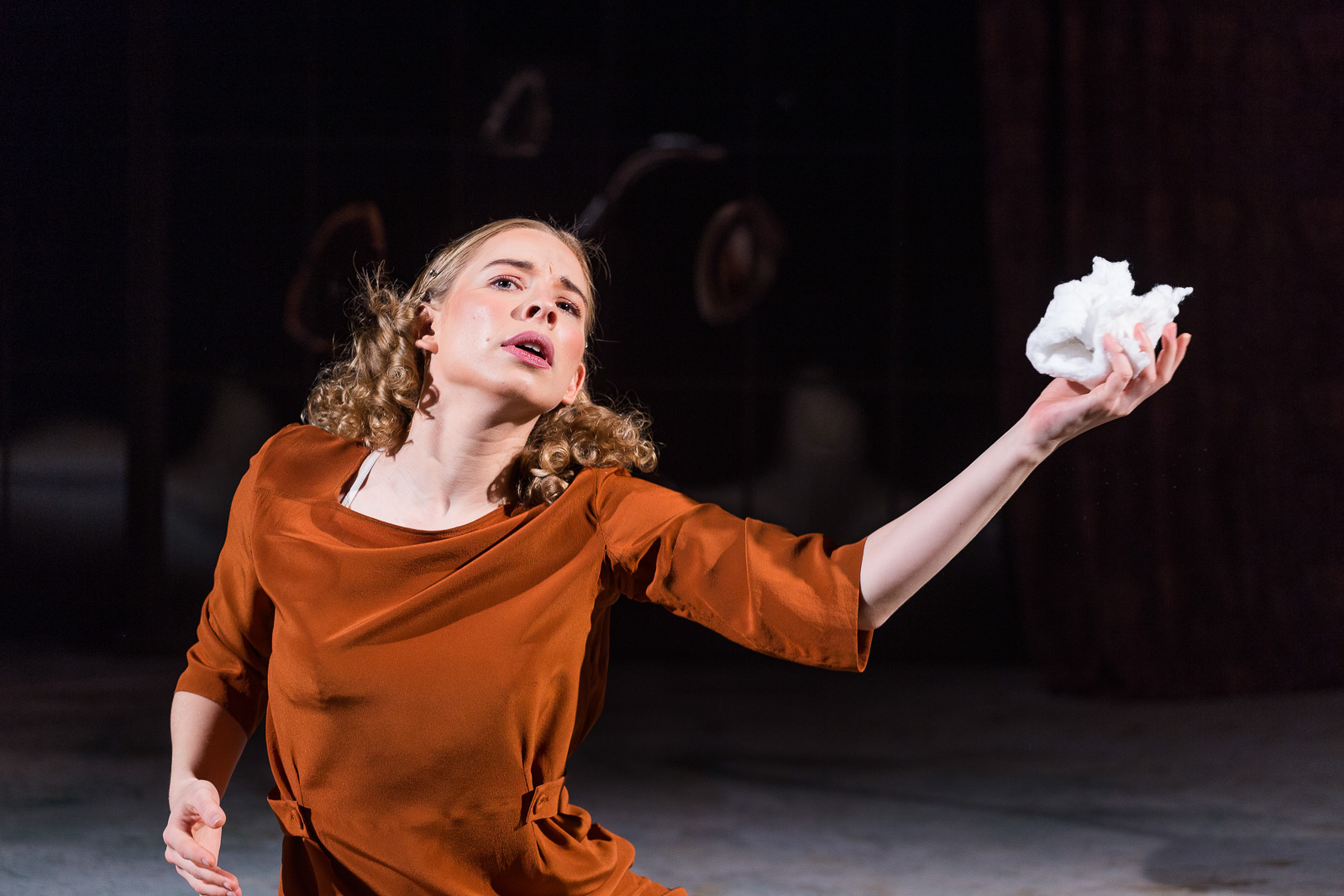 Marija Linarte izrādē "Apmānītā" (2018) // Foto – Jānis Deinats