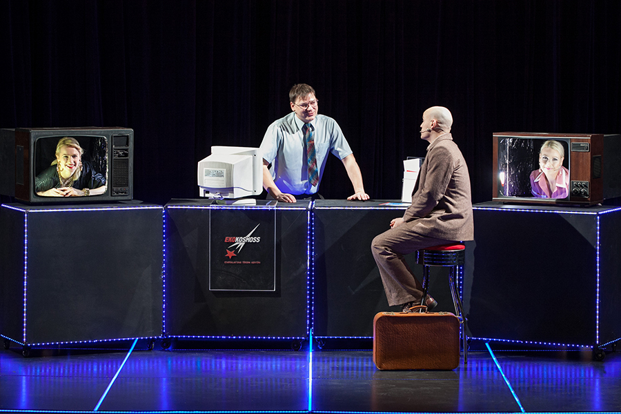 Skats no izrādes "Biļete uz Tranaju" // Foto – Ziedonis Safronovs