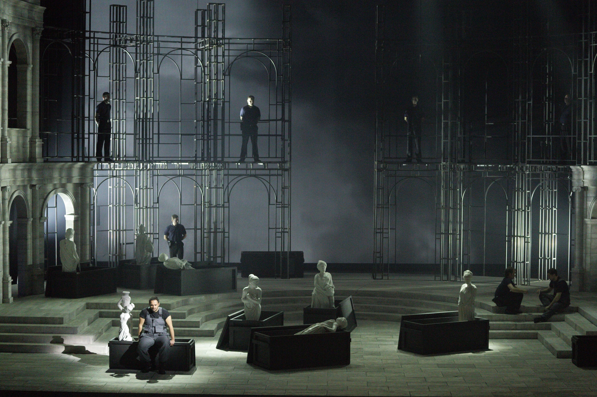 Skats no operas "Manona Lesko" // Foto – Jānis Deinats