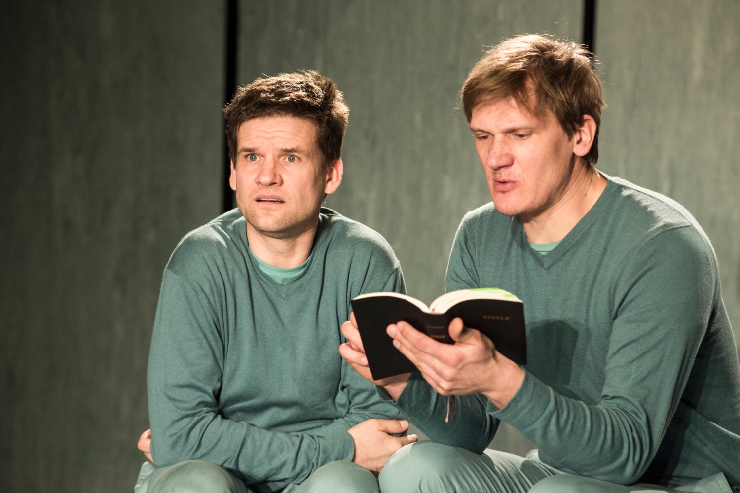 Vilis Daudziņš un Gatis Gāga izrādē "Māceklis" // Foto – Jānis Deinats